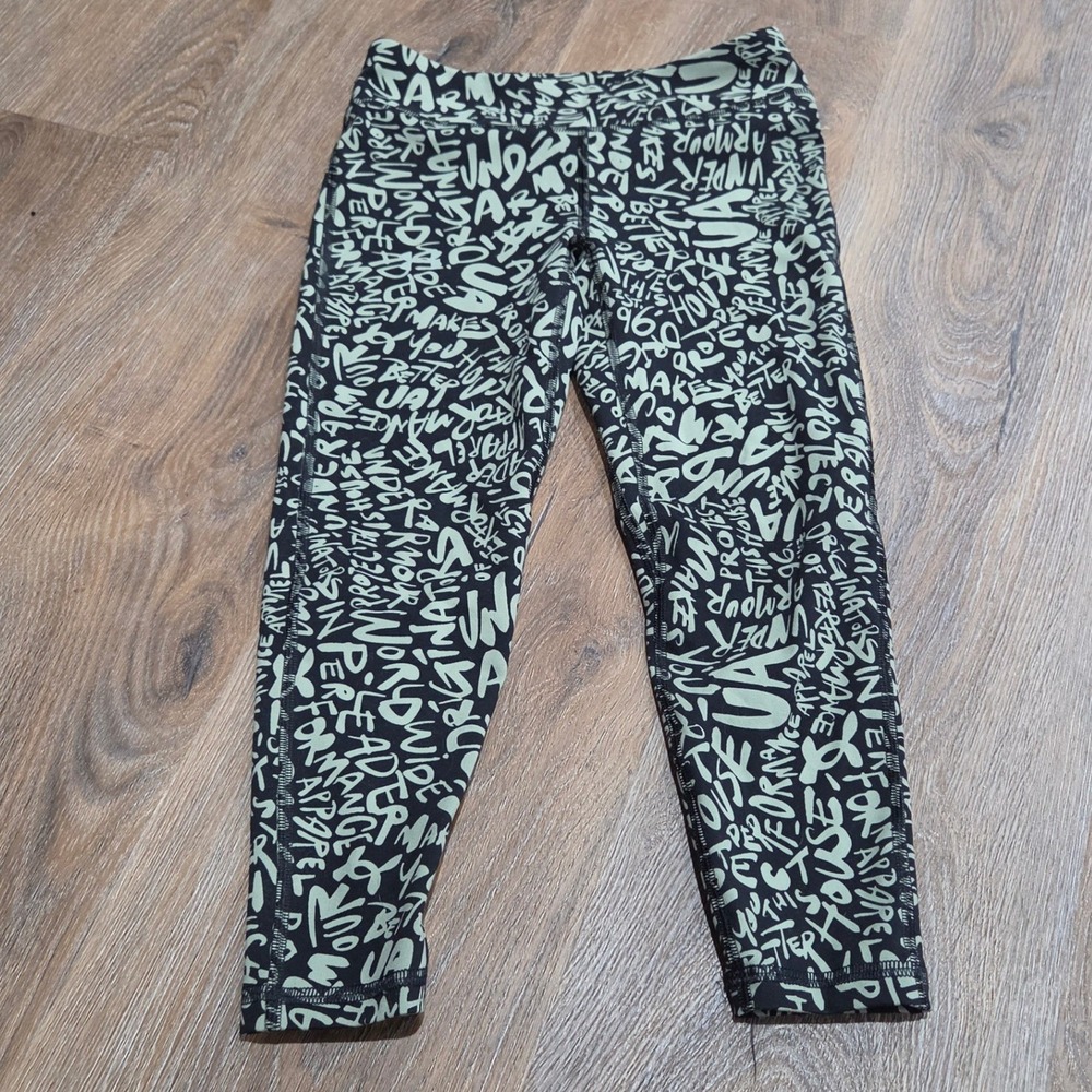 Under Armour Girls Youth Small Black Green Graffiti Print HeatGear Leggings